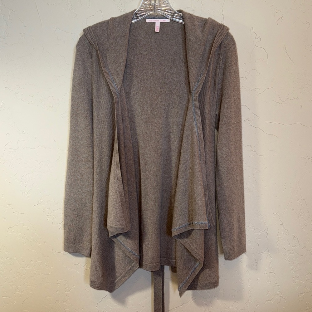 VS 100% cashmere hooded sweater